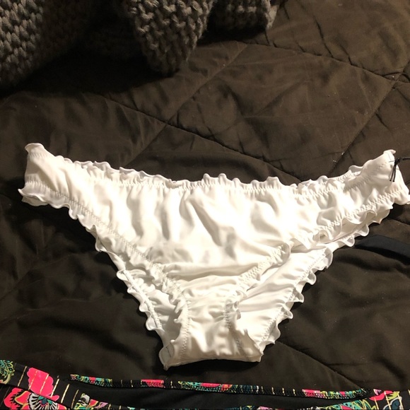 New with tags bikini bottoms - Picture 1 of 2
